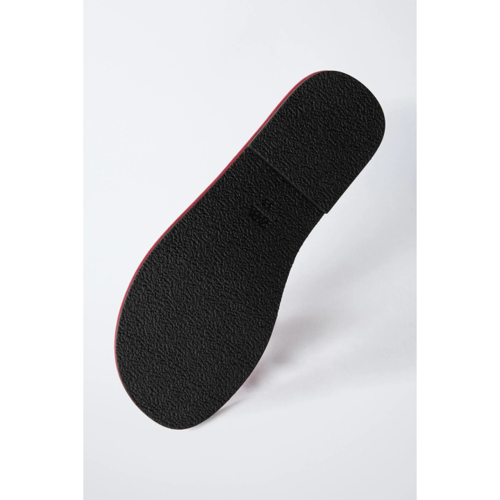 САНДАЛИИ С ДЕТАЛЬЮ «ВИШНЯ»