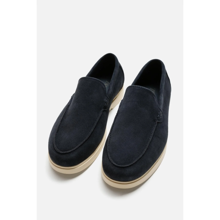 КОЖАНЫЕ ЛОФЕРЫ В ПОВСЕДНЕВНОМ СТИЛЕ