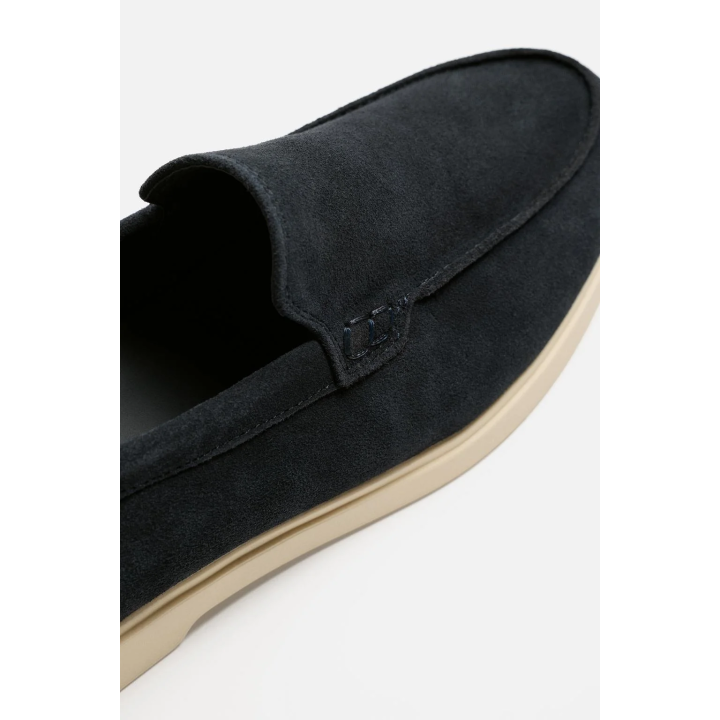 КОЖАНЫЕ ЛОФЕРЫ В ПОВСЕДНЕВНОМ СТИЛЕ