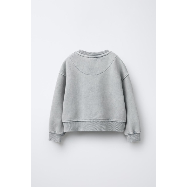 ТОЛСТОВКА С ЭФФЕКТОМ ПОТЕРТОСТИ И БЛЕСТЯЩЕЙ ЗВЕЗДОЙ