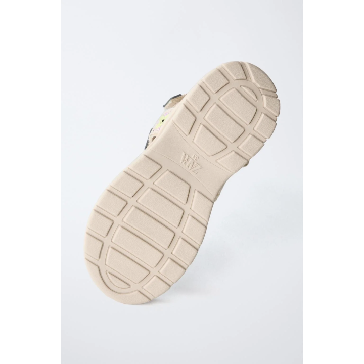 САНДАЛИИ ИЗ ВЫСОКОТЕХНОЛОГИЧНОЙ ТКАНИ С ЭФФЕКТОМ КРУЖЕВА КРОШЕ