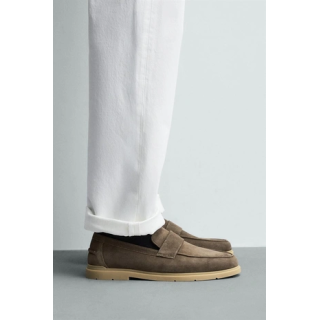 КОЖАНЫЕ ЛОФЕРЫ В ПОВСЕДНЕВНОМ СТИЛЕ