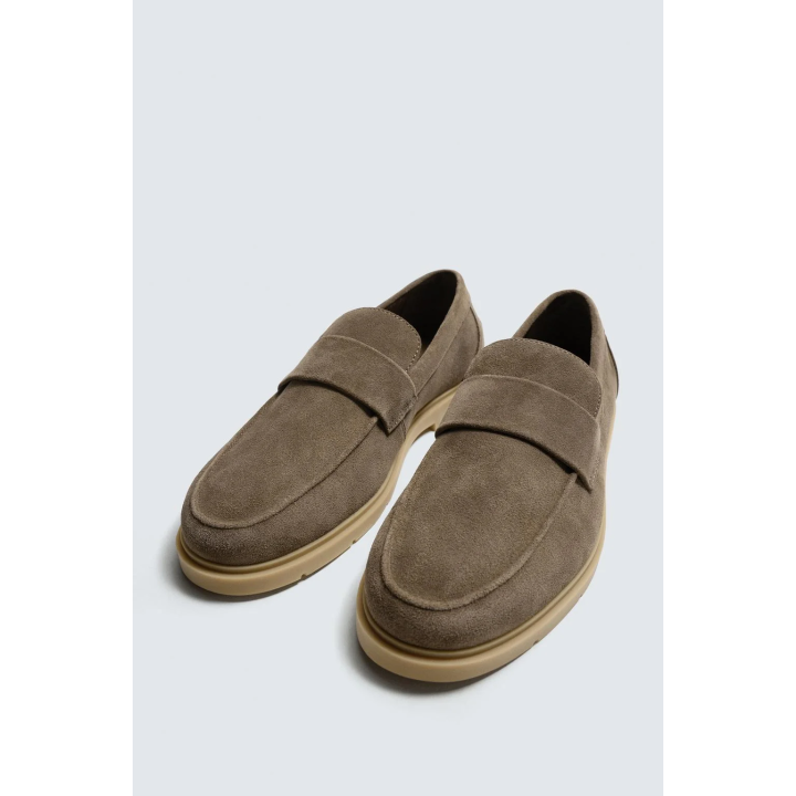 КОЖАНЫЕ ЛОФЕРЫ В ПОВСЕДНЕВНОМ СТИЛЕ