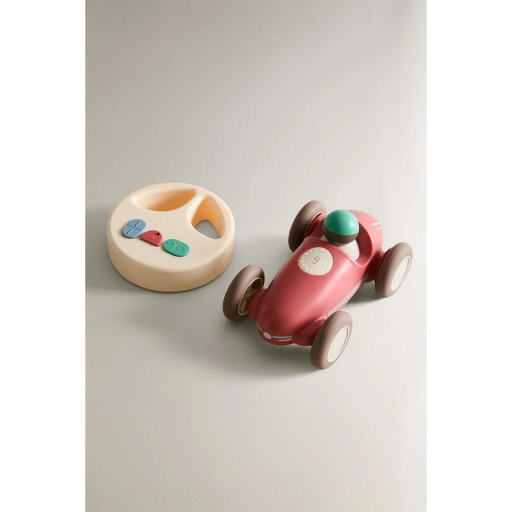 Детская игрушка автомобиль на пульте управления