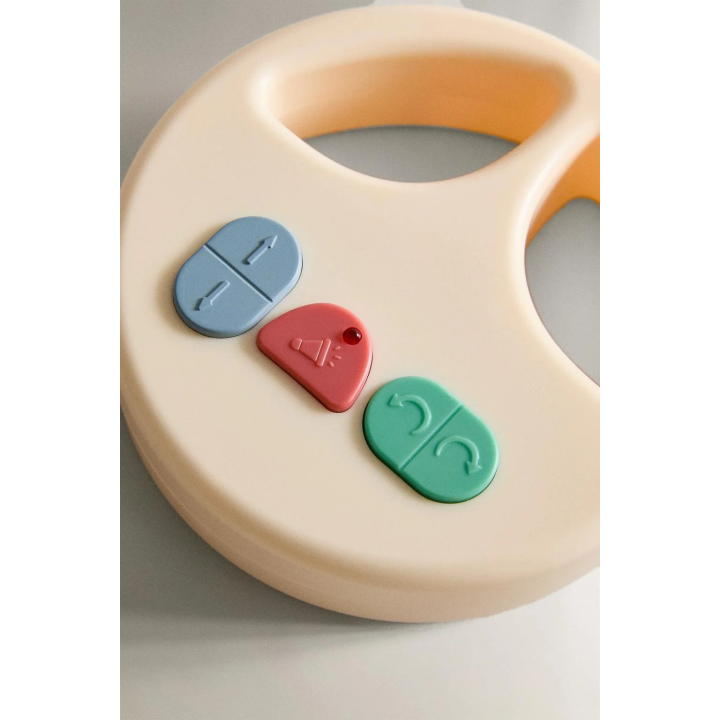 Детская игрушка автомобиль на пульте управления