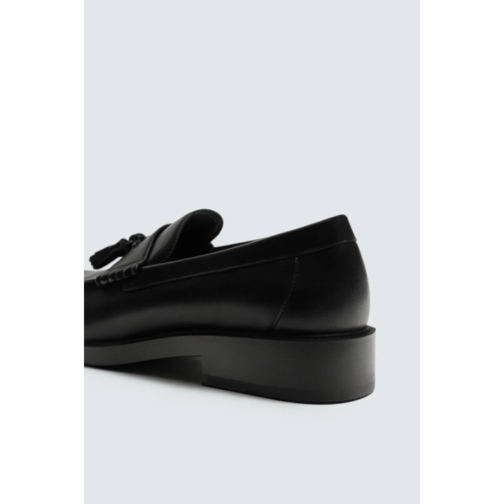 СТРОГИЕ ЛОФЕРЫ С ПЛАНКОЙ