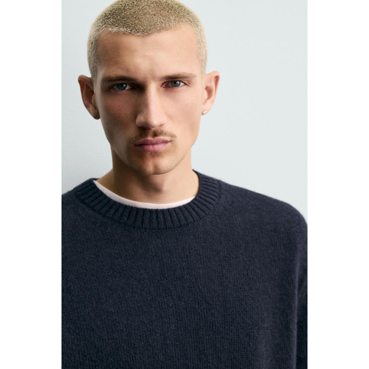 СВИТЕР КЛАССИЧЕСКОГО КРОЯ ИЗ 100% ШЕРСТИ