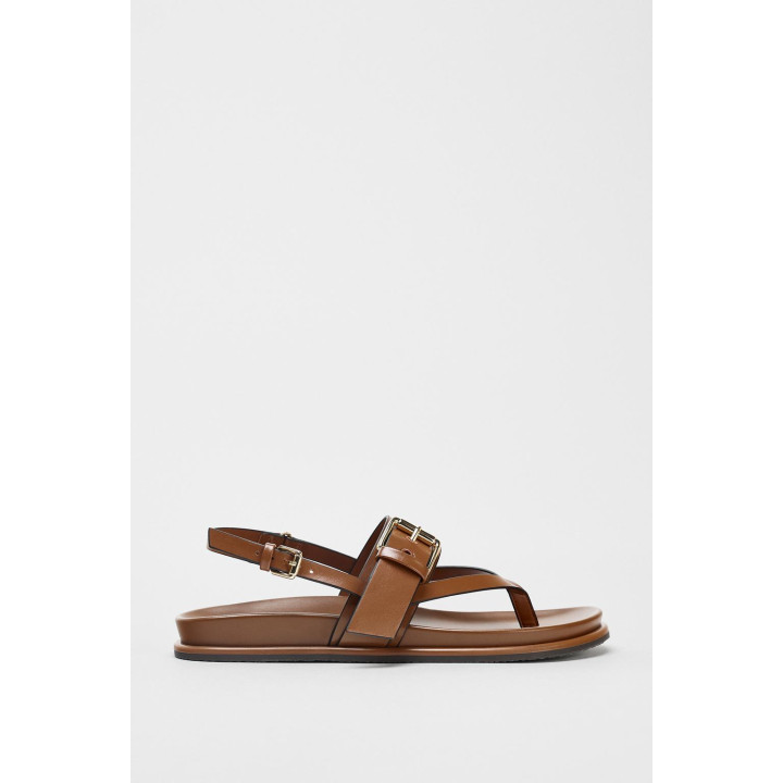 САНДАЛИИ С РЕМЕШКАМИ И ПРЯЖКОЙ