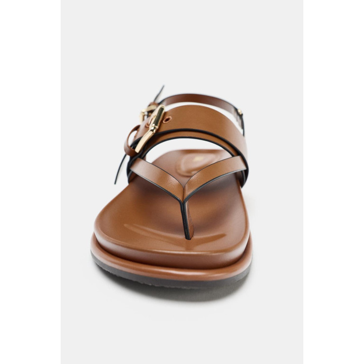 САНДАЛИИ С РЕМЕШКАМИ И ПРЯЖКОЙ