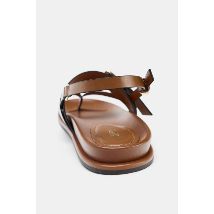 САНДАЛИИ С РЕМЕШКАМИ И ПРЯЖКОЙ