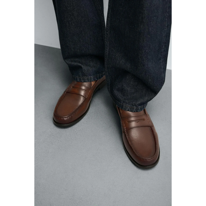 КОЖАНЫЕ ЛОФЕРЫ С ПЛАНКОЙ