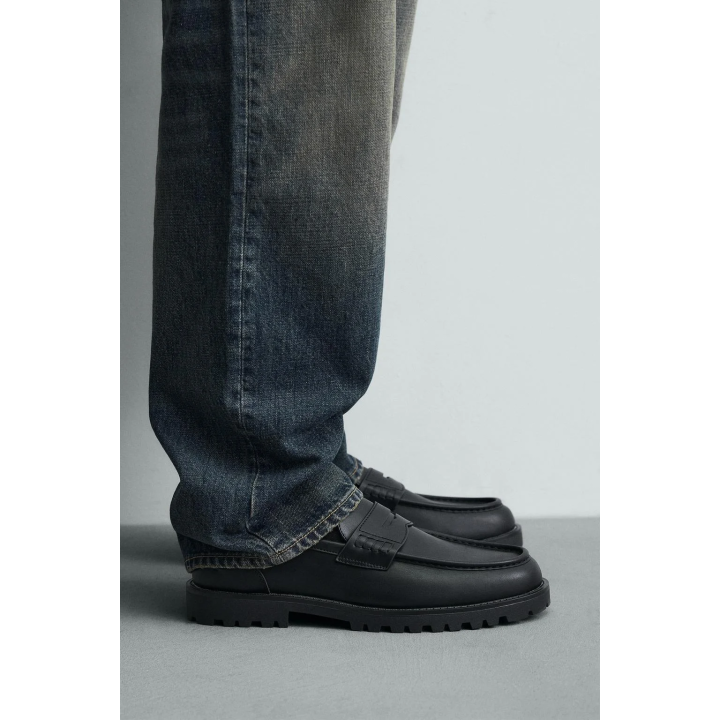 СТРОГИЕ ЛОФЕРЫ С ПЛАНКОЙ