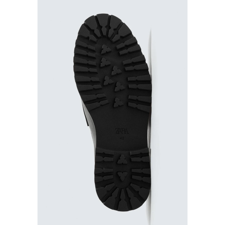 СТРОГИЕ ЛОФЕРЫ С ПЛАНКОЙ