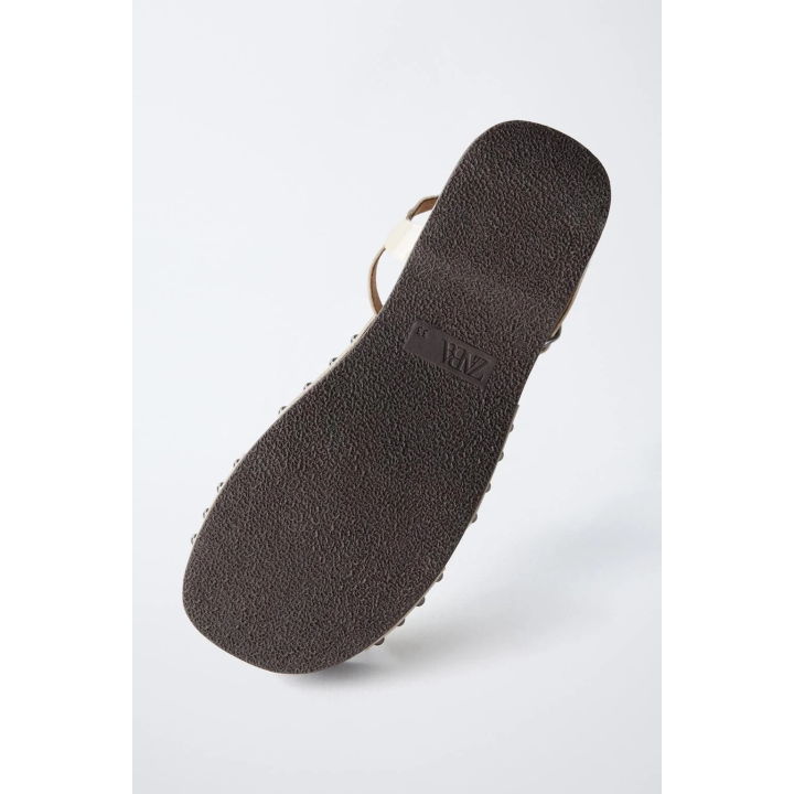 Нейтральные деревянные сабо с эффектом лака