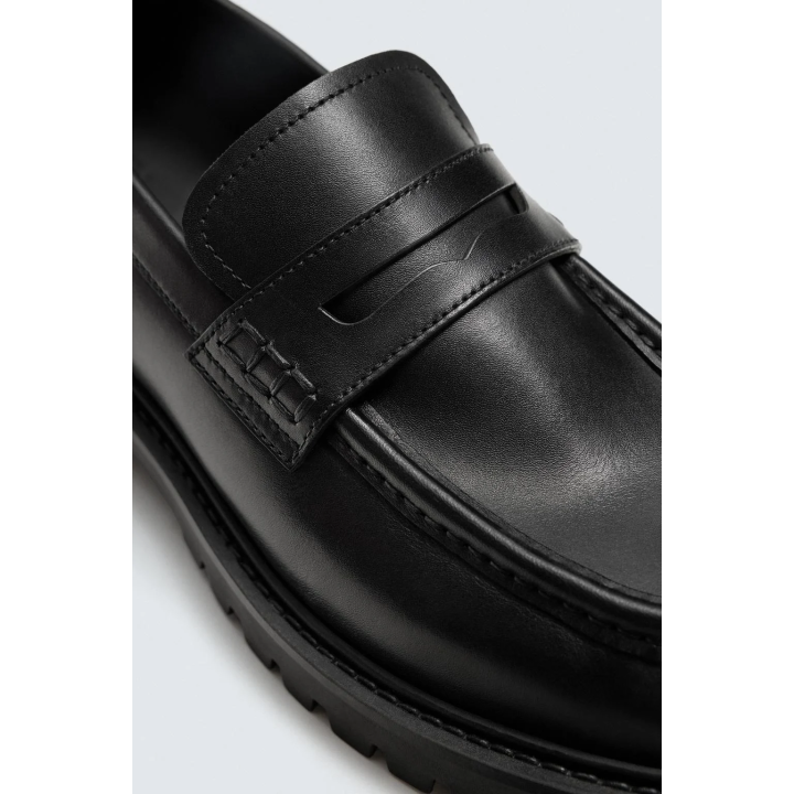 КОЖАНЫЕ ЛОФЕРЫ С ПЛАНКОЙ