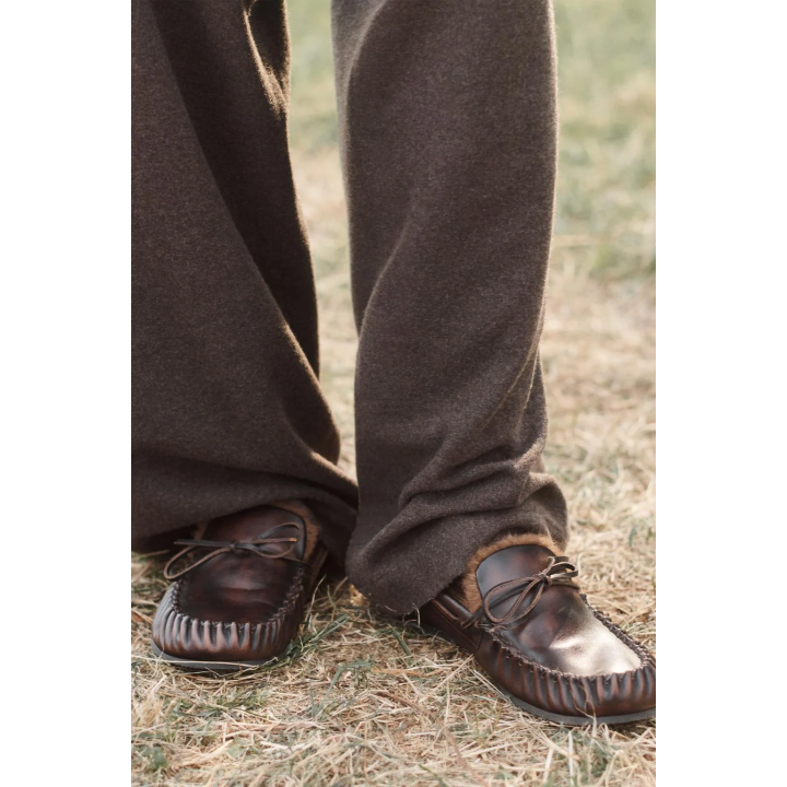 Лоферы из кожи с бантом limited edition