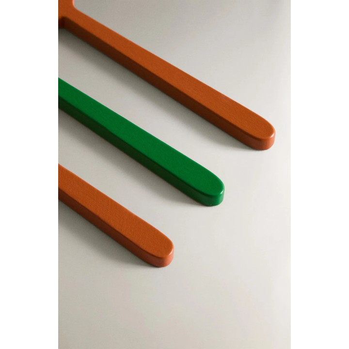 Детская игрушка для хэллоуина — ложка