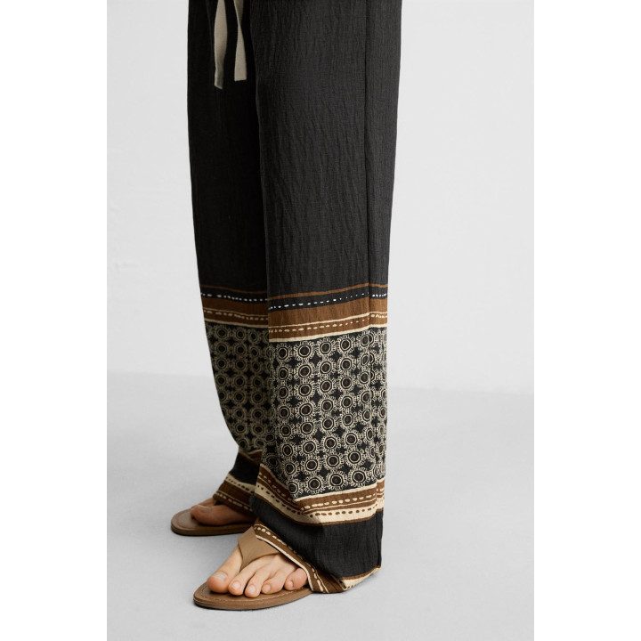 БРЮКИ СВОБОДНОГО КРОЯ В СТИЛЕ COLOR BLOCK