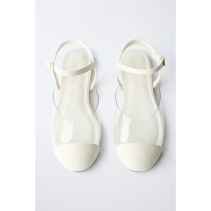 Туфли на ремешке из винила