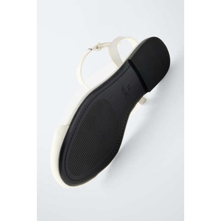 Туфли на ремешке из винила