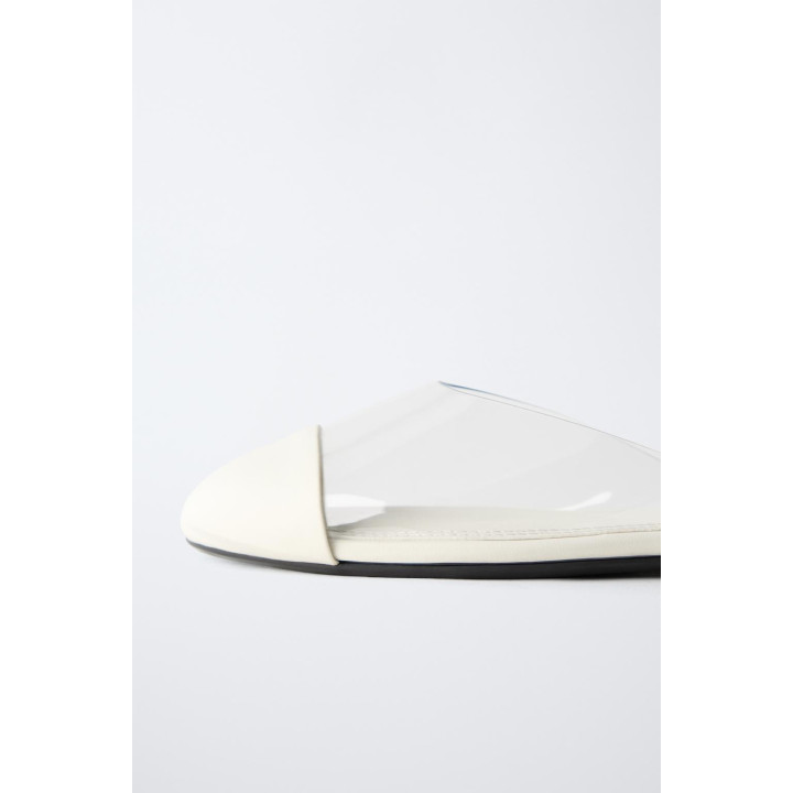 Туфли на ремешке из винила