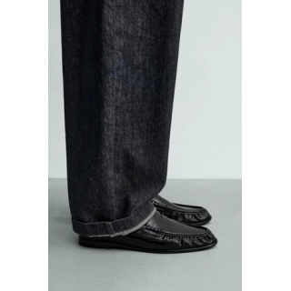 СТРОГИЕ ЛОФЕРЫ С ПЛАНКОЙ