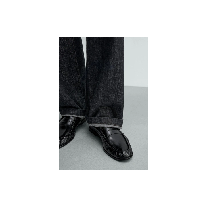 СТРОГИЕ ЛОФЕРЫ С ПЛАНКОЙ