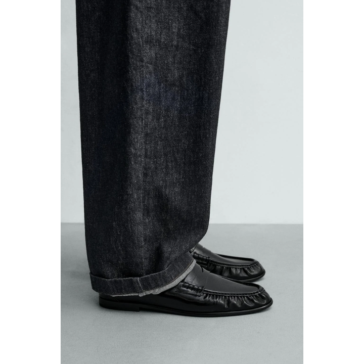 СТРОГИЕ ЛОФЕРЫ С ПЛАНКОЙ