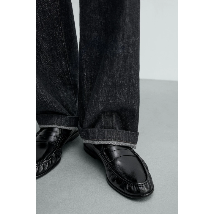 СТРОГИЕ ЛОФЕРЫ С ПЛАНКОЙ