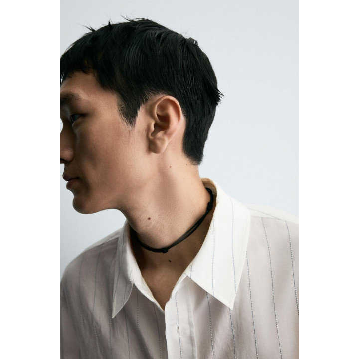 РУБАШКА СТРУЯЩЕГОСЯ ПОКРОЯ С НЕРОВНОЙ ПОЛОСКОЙ