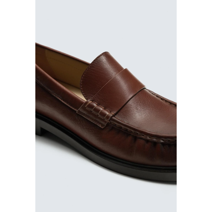 КОЖАНЫЕ ЛОФЕРЫ С ПЛАНКОЙ