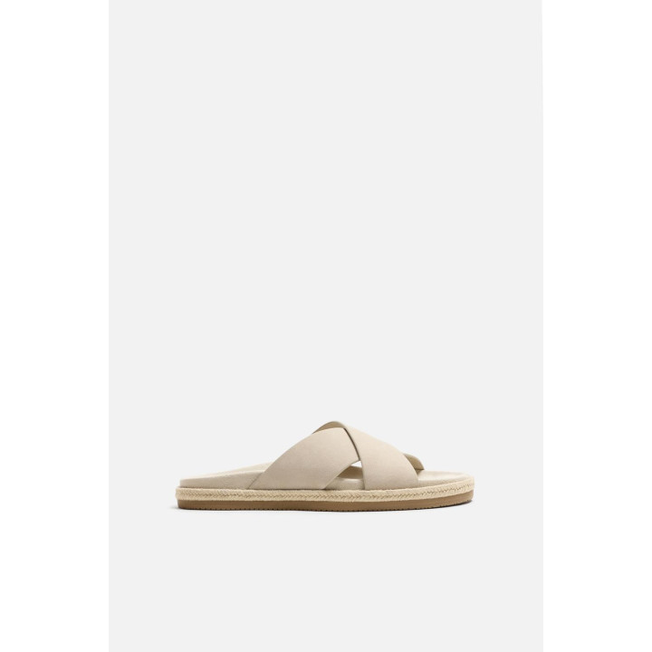 КОЖАНЫЕ САНДАЛИИ СО СКРЕЩЕННЫМИ РЕМЕШКАМИ