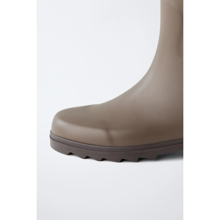 ВЫСОКИЕ РЕЗИНОВЫЕ САПОГИ