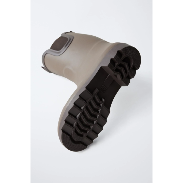 ВЫСОКИЕ РЕЗИНОВЫЕ САПОГИ