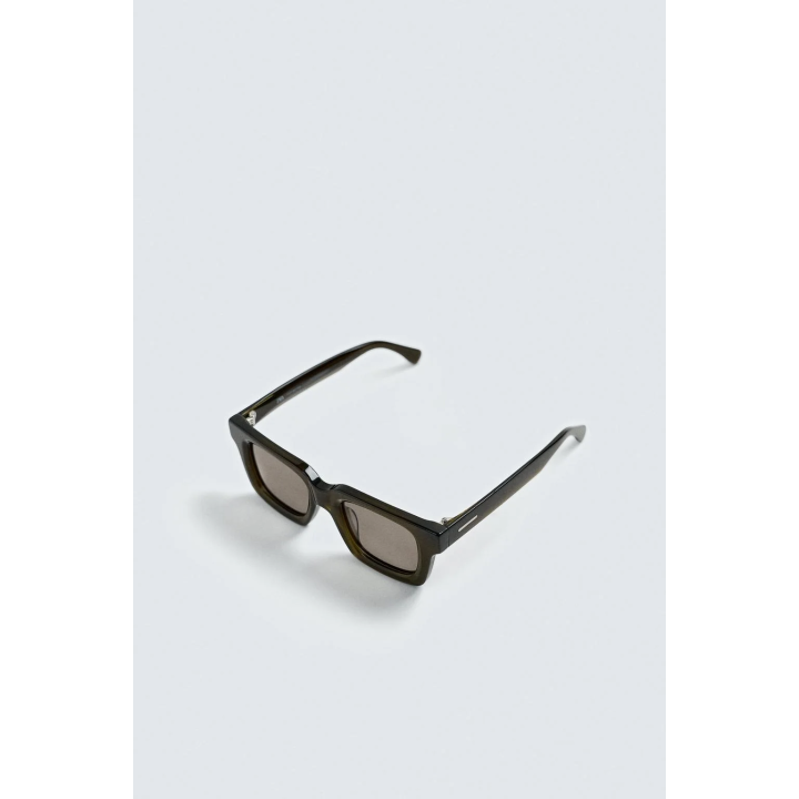 КВАДРАТНЫЕ СОЛНЦЕЗАЩИТНЫЕ ОЧКИ