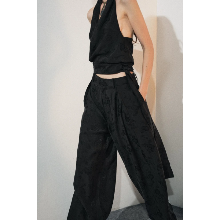 ТОП-ХАЛТЕР ИЗ ЖАККАРДОВОЙ ТКАНИ С ЦВЕТОЧНЫМ РИСУНКОМ — ZW COLLECTION