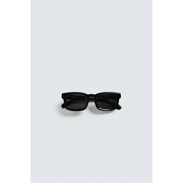 Солнцезащитные очки прямоугольной формы