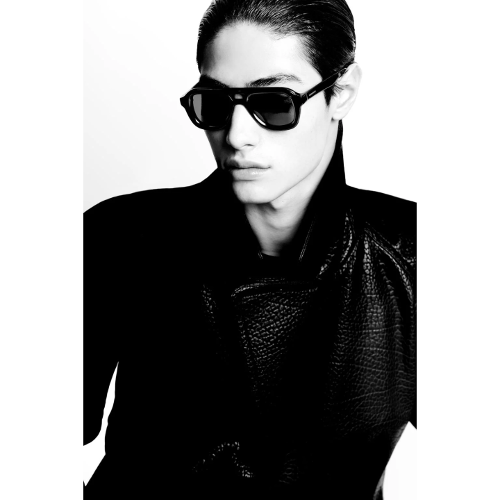 СОЛНЦЕЗАЩИТНЫЕ ОЧКИ ОВАЛЬНОЙ ФОРМЫ