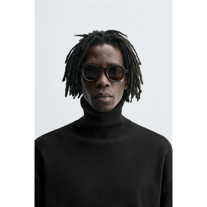 СОЛНЦЕЗАЩИТНЫЕ ОЧКИ В ПРЯМОУГОЛЬНОЙ ОПРАВЕ