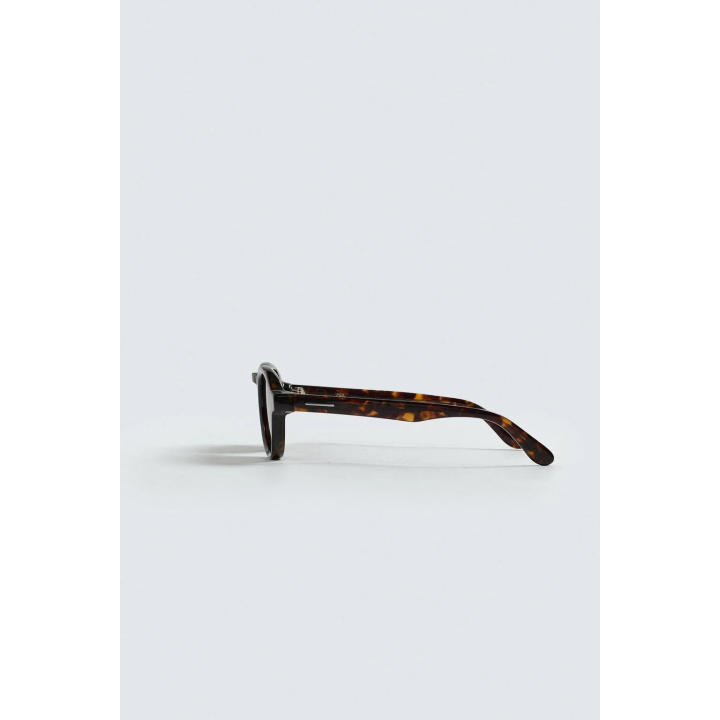 СОЛНЦЕЗАЩИТНЫЕ ОЧКИ В ПРЯМОУГОЛЬНОЙ ОПРАВЕ