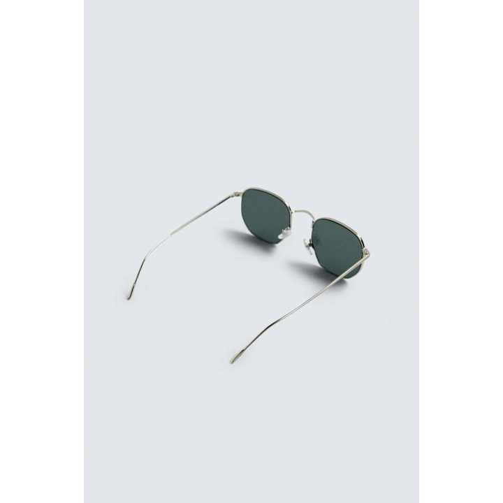 МАТОВЫЕ СОЛНЦЕЗАЩИТНЫЕ ОЧКИ В МЕТАЛЛИЧЕСКОЙ ОПРАВЕ