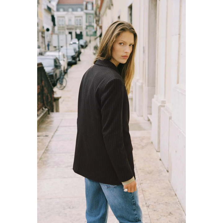 ДВУБОРТНЫЙ БЛЕЙЗЕР ОВЕРСАЙЗ