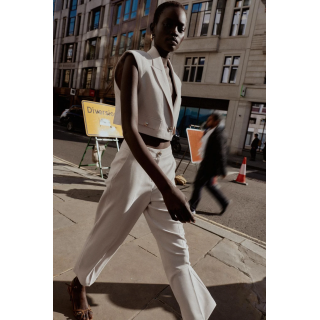 УКОРОЧЕННЫЙ ЖИЛЕТ С КЛАПАНАМИ