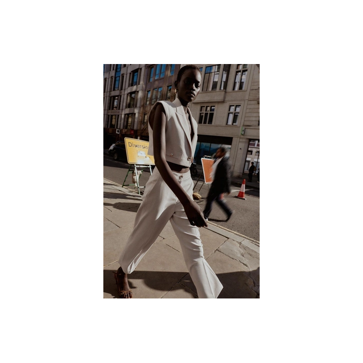 УКОРОЧЕННЫЙ ЖИЛЕТ С КЛАПАНАМИ