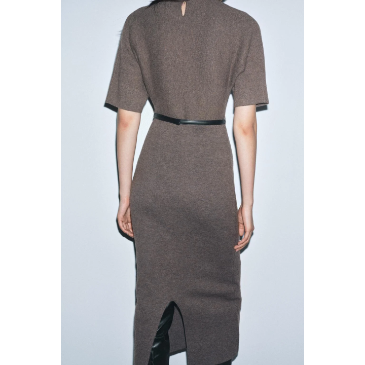 ВЯЗАНОЕ ПЛАТЬЕ МИДИ С ПОЯСОМ