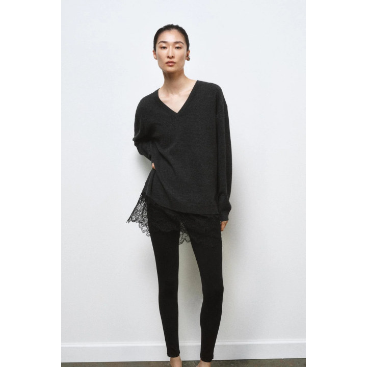 ДЛИННЫЙ СВИТЕР С КОНТРАСТНЫМ КРУЖЕВОМ