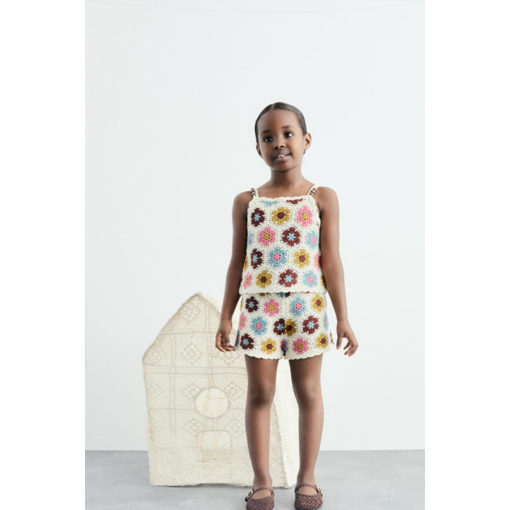 ТОП ИЗ КРУЖЕВА КРОШЕ С ЦВЕТАМИ И БУСИНАМИ