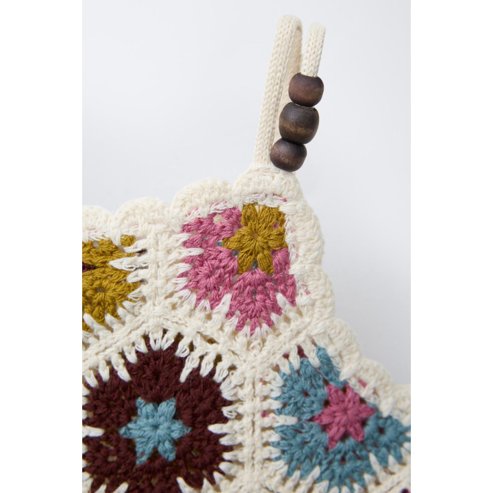 ТОП ИЗ КРУЖЕВА КРОШЕ С ЦВЕТАМИ И БУСИНАМИ