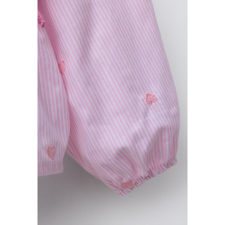 РУБАШКА С ВЫШИВКОЙ «СЕРДЦА» И ТРИКОТАЖНЫЙ ЖИЛЕТ