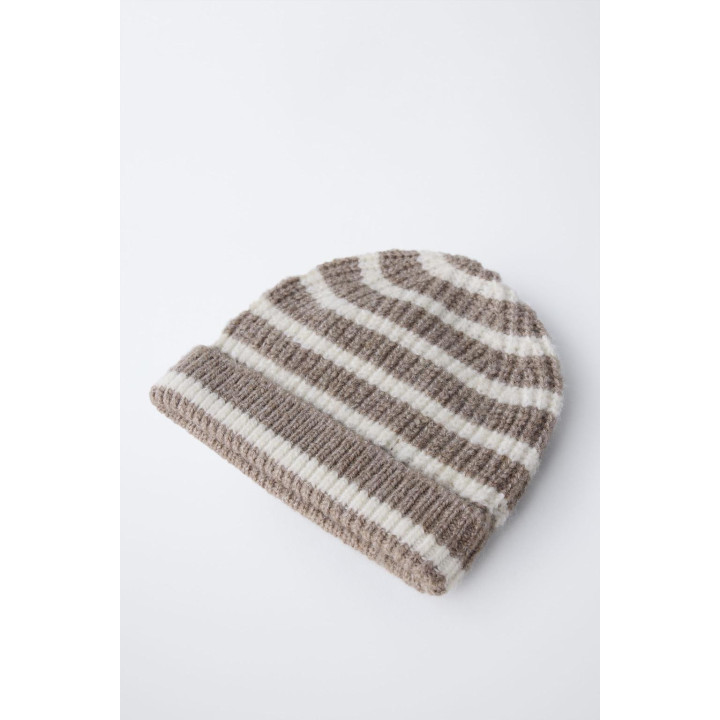 ТРИКОТАЖНАЯ ШАПКА В ПОЛОСКУ